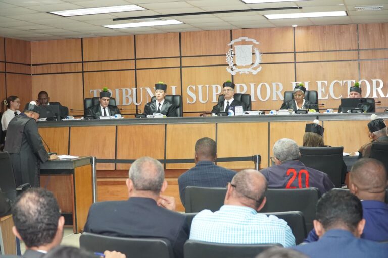 Tribunal Superior Electoral aplaza audiencia de recurso contencioso-electoral y reserva fallo en caso disciplinario