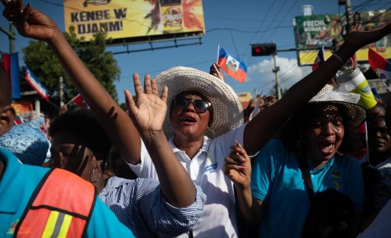 Miles de haitianos marchan en Miami para alertar del caos en su país