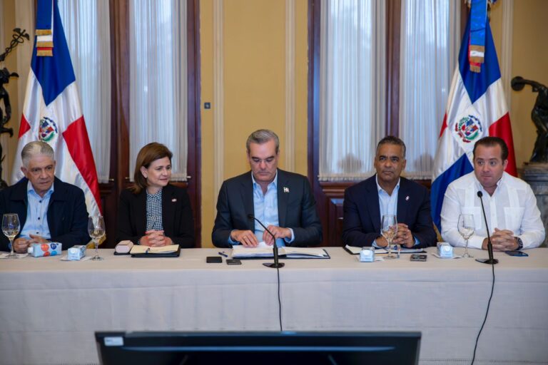 Gobierno toma medidas preventivas ante posibilidad de impacto tormenta tropical Franklin