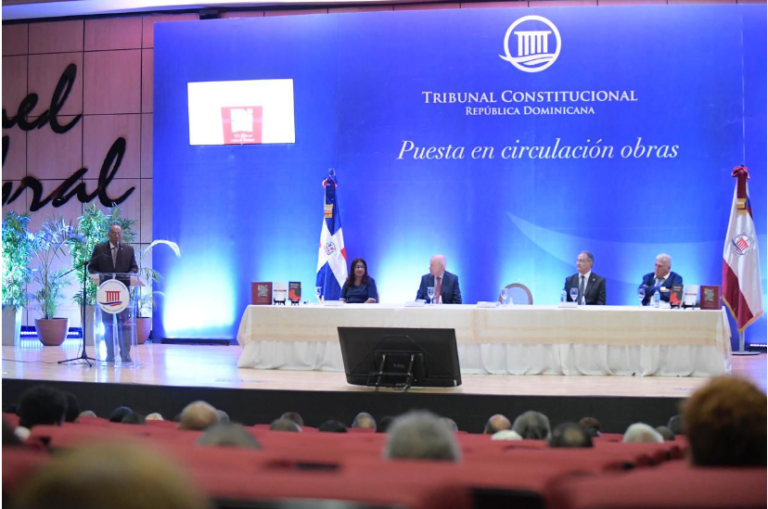 TC pone a circular tres obras de diferentes autores y temas