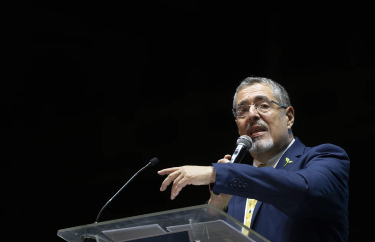 Guatemala: Tribunal Electoral proclama presidente electo a Arévalo, después que suspendieran partido