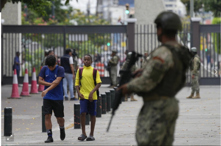 Reina el silencio en Ecuador antes de atípicos comicios presidenciales dominados por el miedo