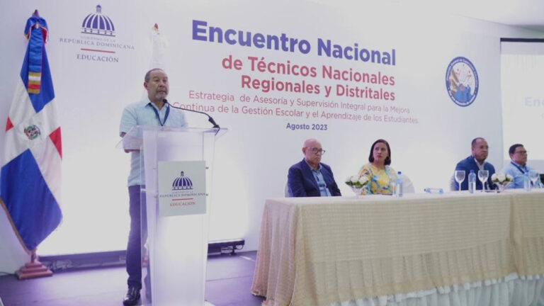 MINERD realiza encuentro con técnicos nacionales para socializar la nueva estrategia de gestión para los centros educativos