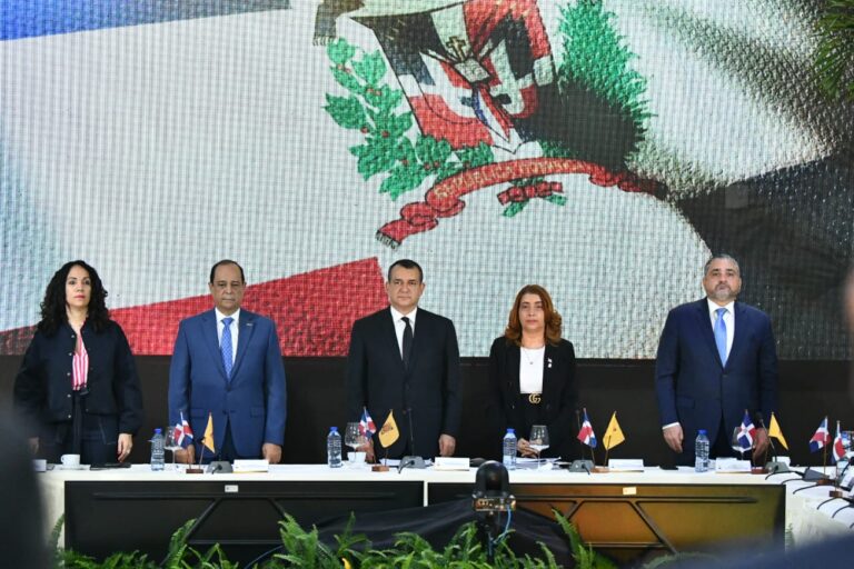 JCE realiza “Cumbre sobre el marco regulatorio de la precampaña y campaña electoral” con organizaciones políticas