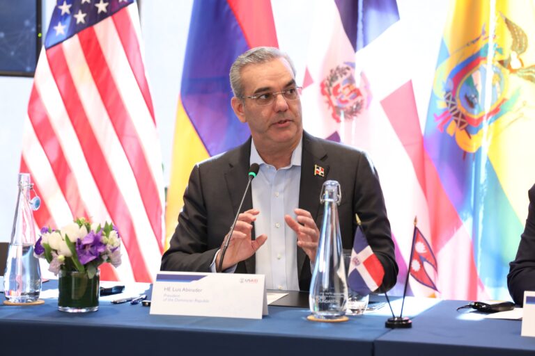 Secretario de Estado de Estados Unidos afirma RD está mejorando sus niveles de transparencia y lucha contra la corrupción