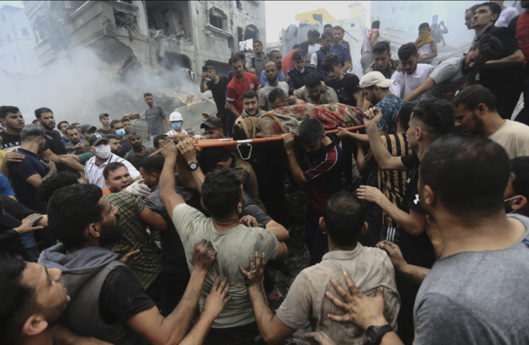 Israel bombardea barrio por barrio la Franja de Gaza tras asalto de Hamas