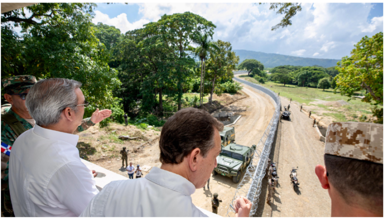 Presidente Abinader inaugura primer tramo de la verja perimetral inteligente en Elías Piña; comienza a cambiar la frontera
