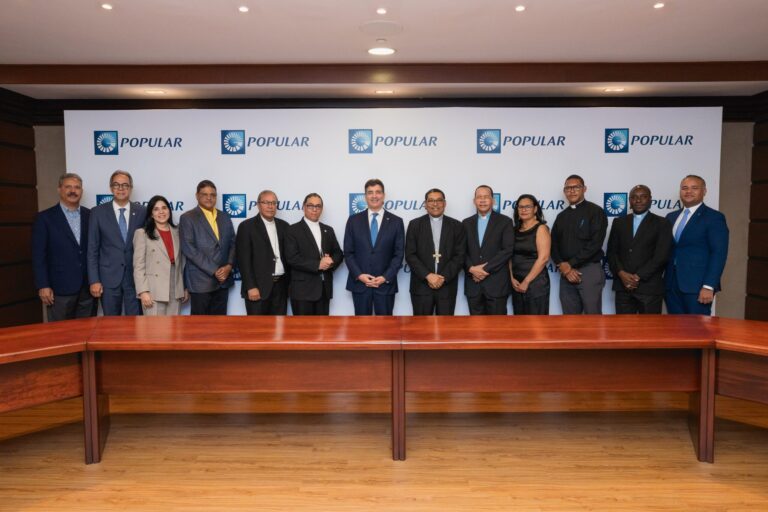 Popular entrega ayudas para comunidades y familias afectadas por disturbio tropical