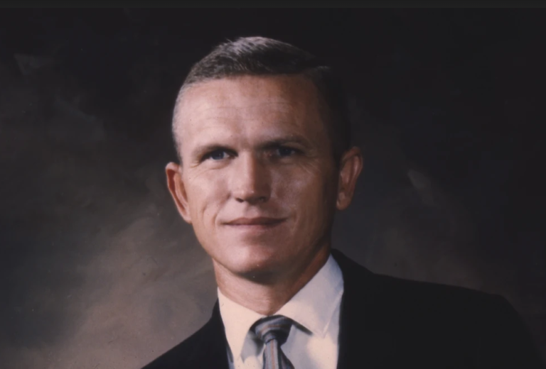 Muere el astronauta Frank Borman, comandante de la misión Apolo 8 que dio 10 vueltas a la Luna