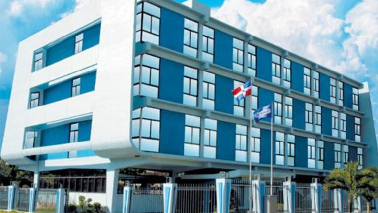 Superintendencia de Bancos dispone reembolso de RD 129.8 millones por reclamaciones entre enero y octubre de 2023