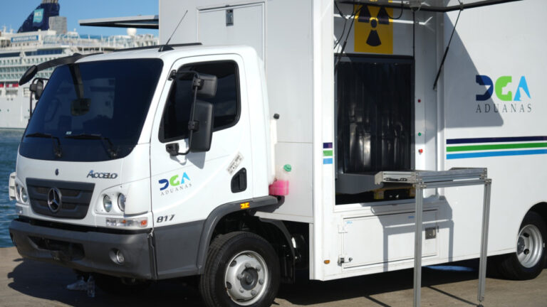 Dirección General de Aduanas instala moderno escáner móvil en la administración de Puerto Plata