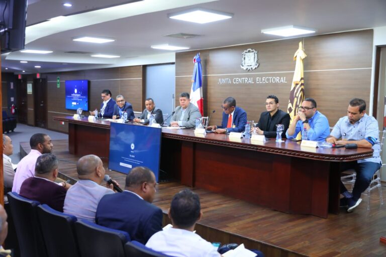 Mesa Técnica de la JCE trata con organizaciones políticas sobre el sistema de seguridad e infraestructura tecnológica de cara a elecciones 2024