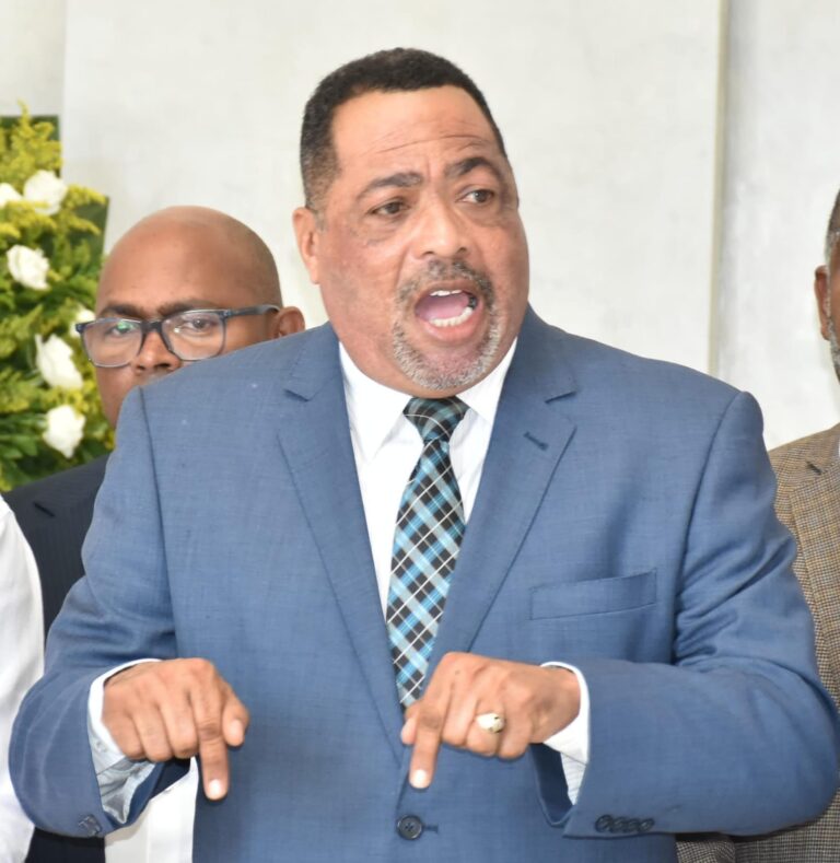 SNTP condena detención de camarógrafo por agentes de la DNI