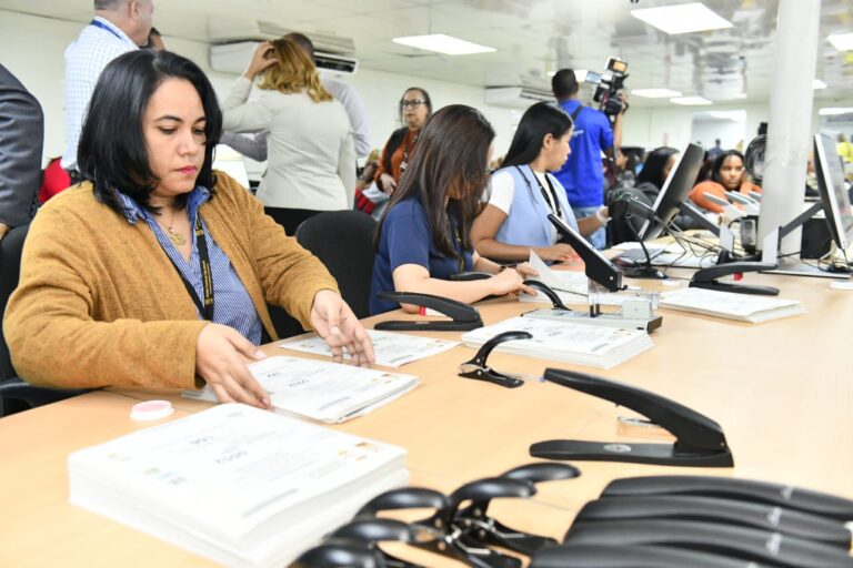 JCE inicia impresión del padrón electoral de cara a las elecciones municipales 2024