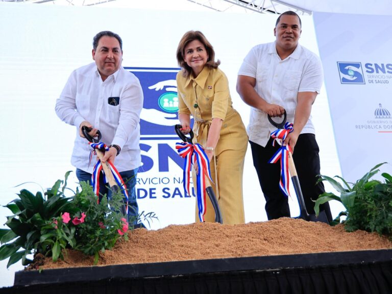 Vicepresidenta deja iniciado trabajos de construcción del Hospital Municipal de Miches