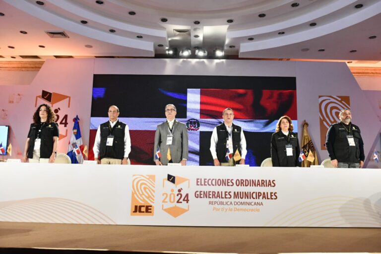 JCE deja abierto proceso de votación para las elecciones municipales de este domingo