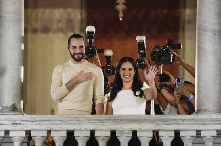 Bukele se declara ganador en El Salvador pese a retraso en conteo de resultados