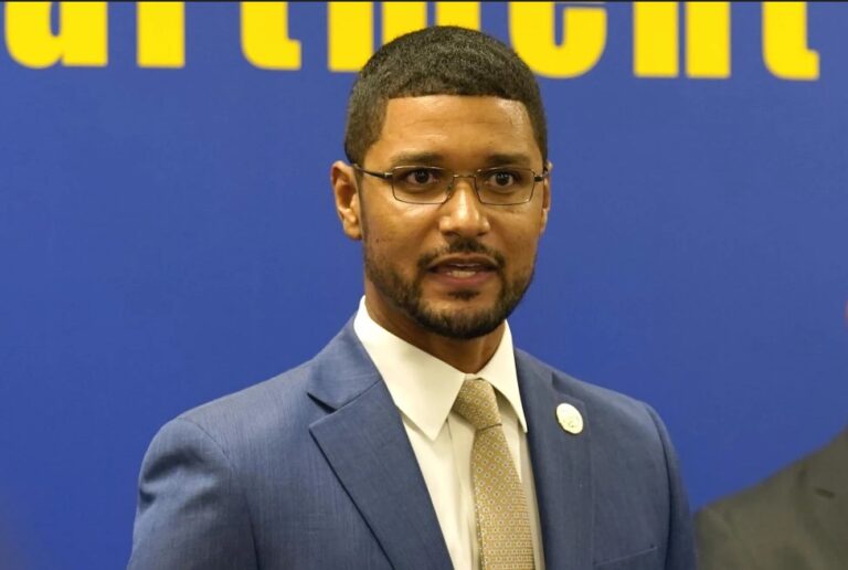 Republicanos trabajan para reclutar candidatos de minorías pese a criticar programas de diversidad