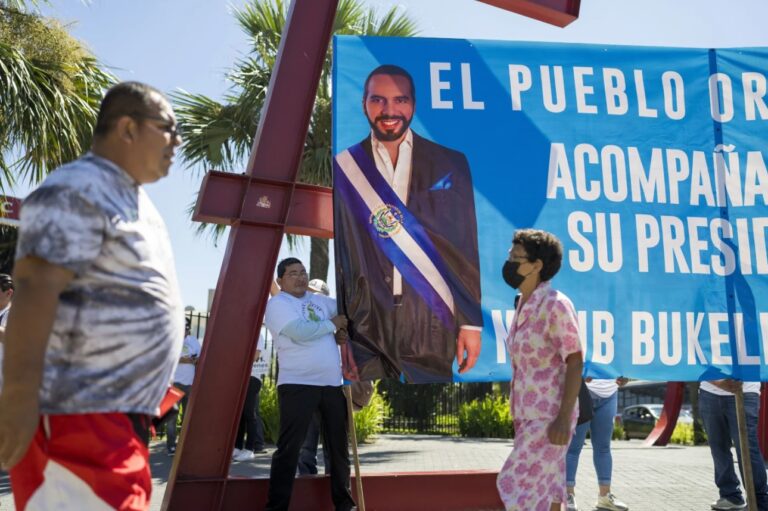 Bukele acapara las miradas mientras busca la reelección en El Salvador a pesar de la constitución