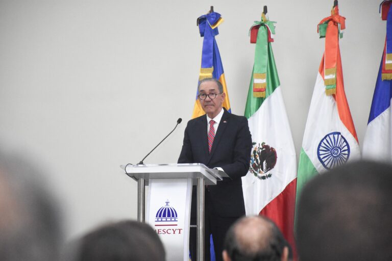 MESCYT abre convocatoria de becas internacionales en 59 universidades del mundo