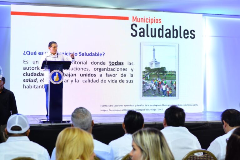 Frente de Salud del PRM anuncia su respaldo a Ulises Rodríguez y a Daniel Rivera, candidatos a alcalde y senador por Santiago.