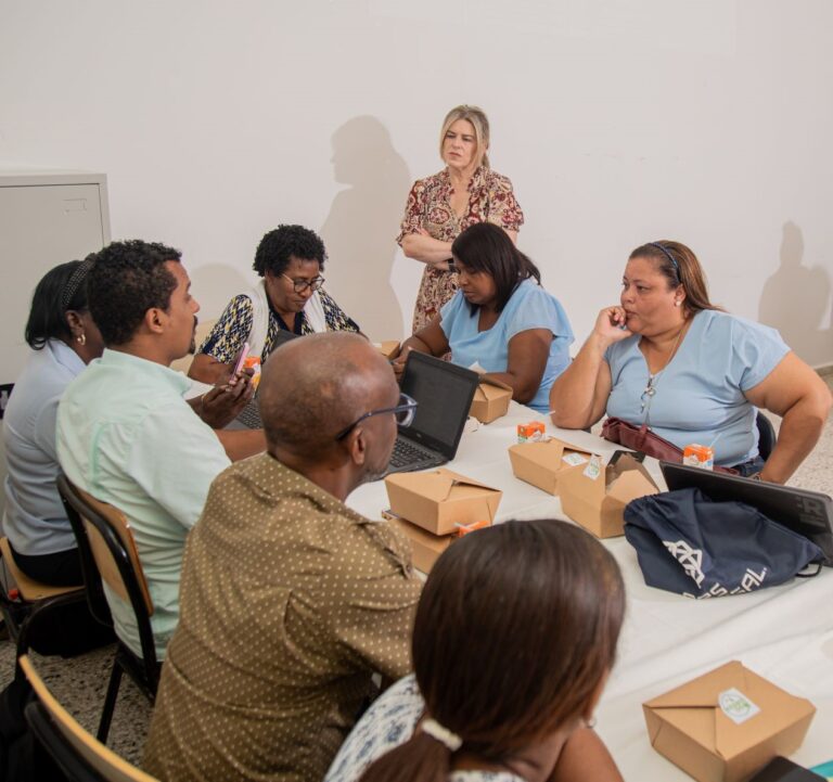 Lanzan piloto del proyecto de Certificación Digital en Centros Educativos