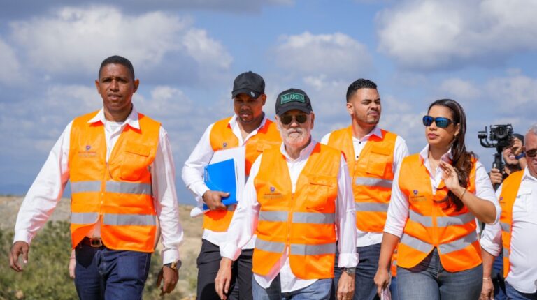 Ministerio de Medio Ambiente presenta avances de la primera fase del cierre técnico del Duquesa