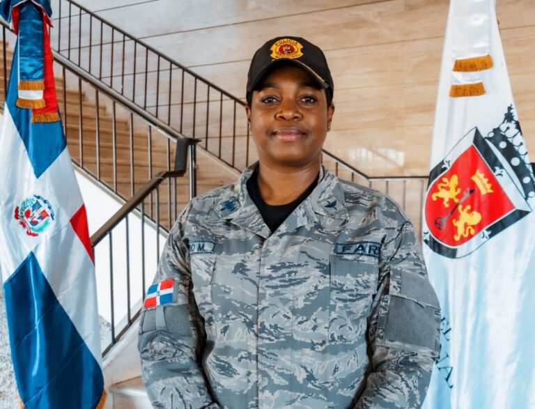 Por primera vez una mujer dirige la Policía Municipal del DN; Carolina Mejía designa a la coronel Aracelis Castro