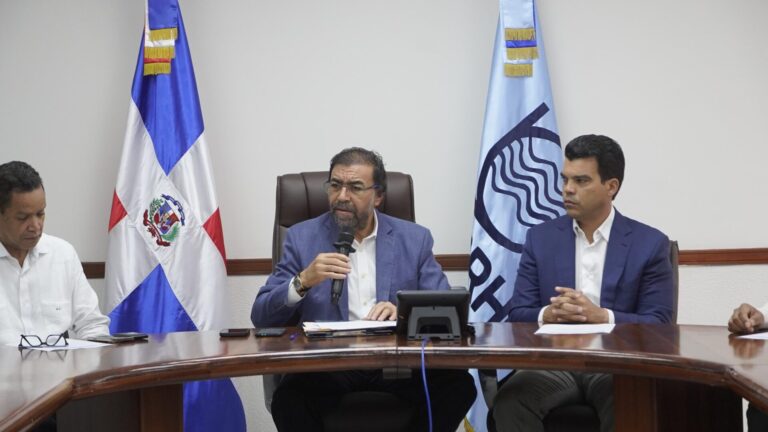 INDRHI entrega vehículos a Medio Ambiente, Agricultura e INAPA; son consignados al proyecto PARGIRH