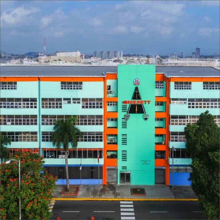 DIGESETT investiga incidente entre conductor y agente de tránsito ocurrido en La Romana