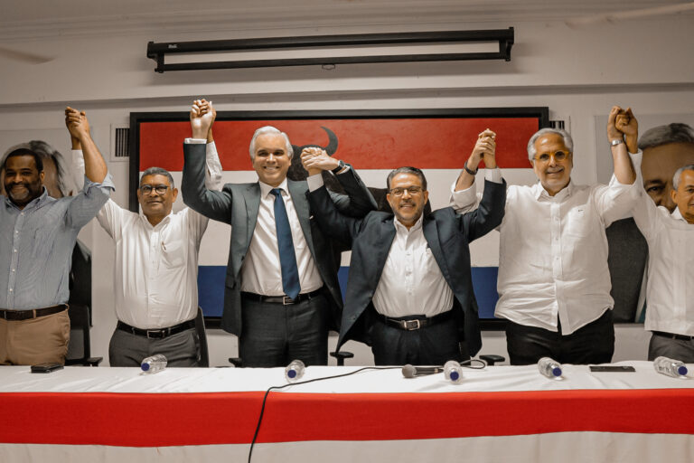 PRSD sostiene reunión de trabajo con Guillermo Moreno