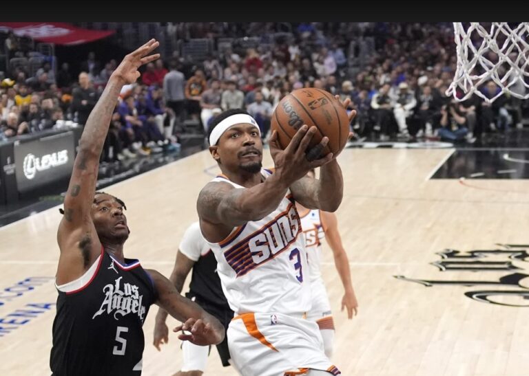 Suns remontan en el 4to periodo y doblegan 124-108 a Clippers