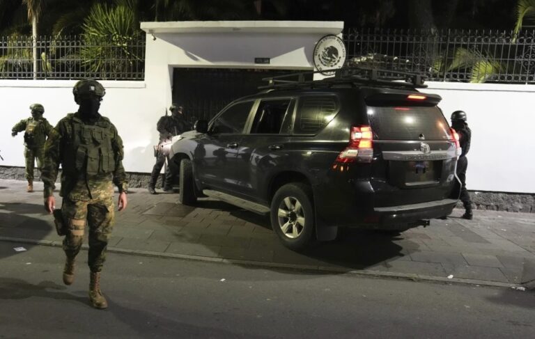 México demanda a Ecuador por allanamiento a embajada, pide que lo suspendan de la ONU