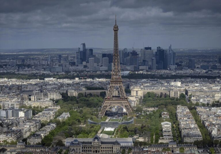 En 100 días, París abre su primeros Juegos Olímpicos en un siglo y quiere seducir al mundo