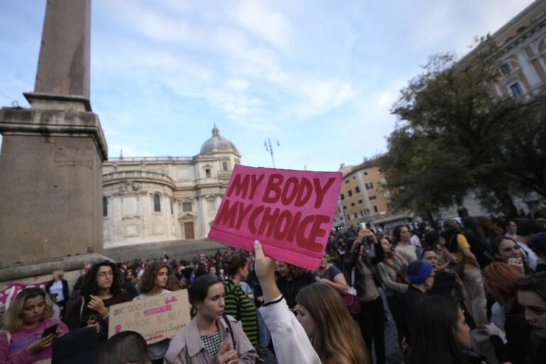 El aborto regresa al debate en Italia 46 años después de su legalización