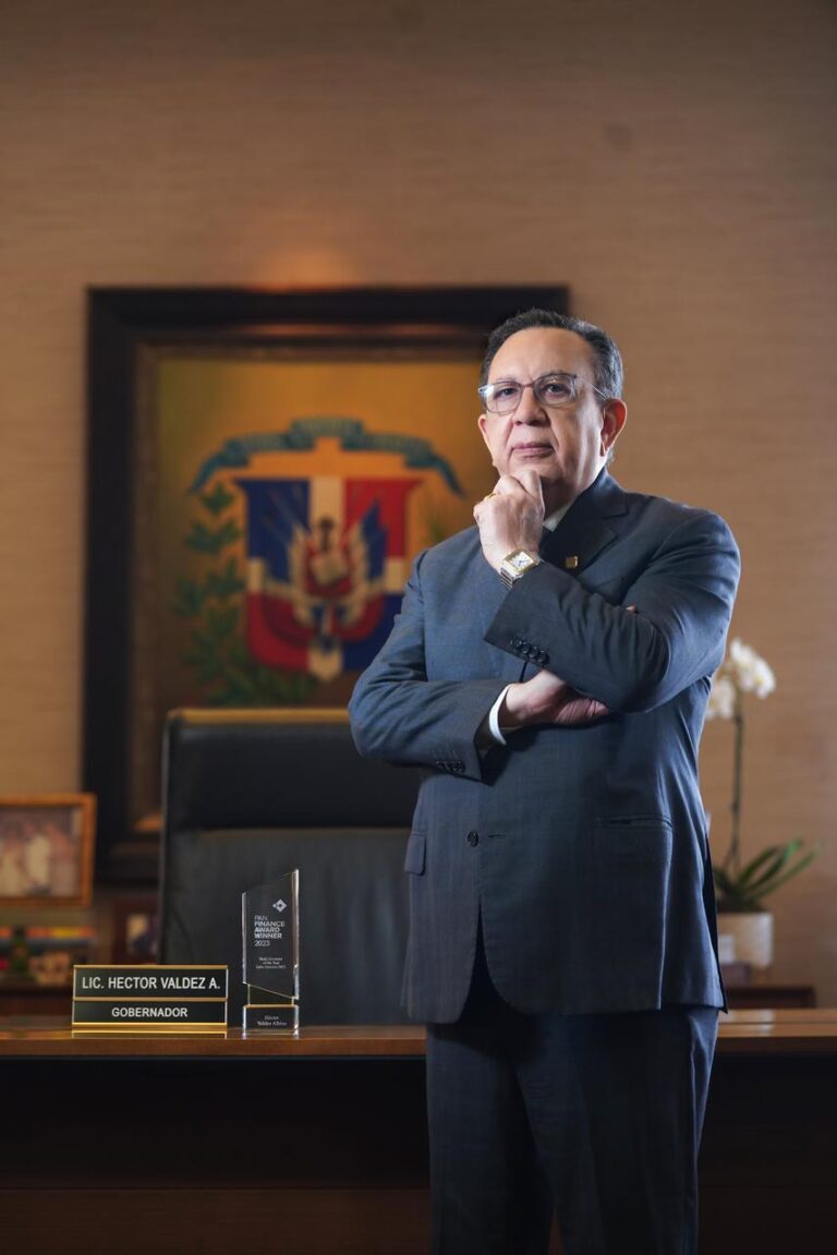 Valdez Albizu es distinguido por segunda vez como“Gobernador del año en América Latina”