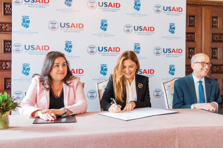USAID y el Ayuntamiento del Distrito Nacional firman memorando para la eficiencia energética municipal