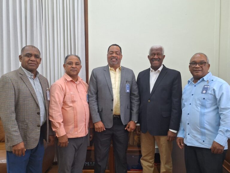 MMV felicita periodistas y anuncia pensiones