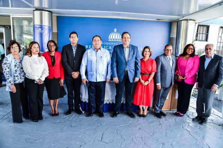 Ministerio de Salud entregó al SNS, 2 equipos para el diagnóstico molecular de tuberculosis