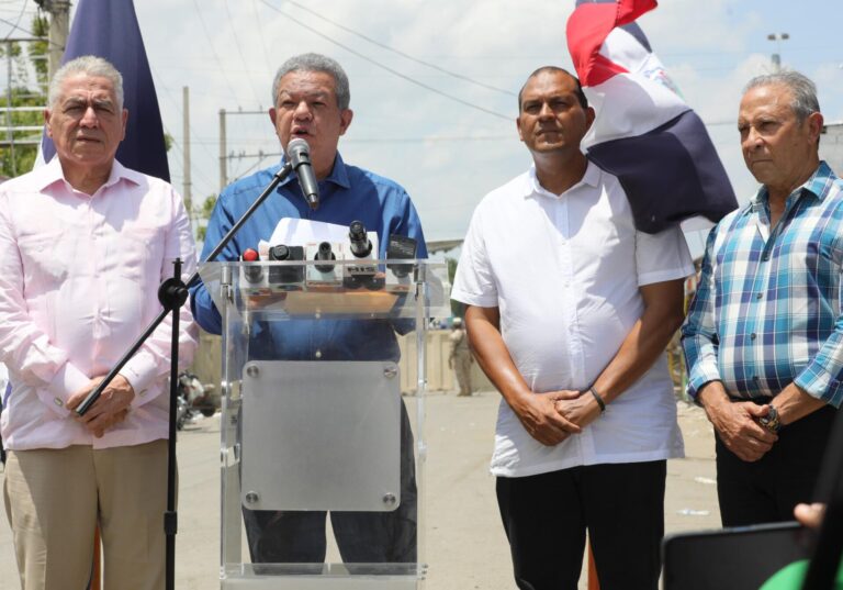 Leonel defiende soberanía dominicana; dice acusarnos de racistas «es un chantaje»