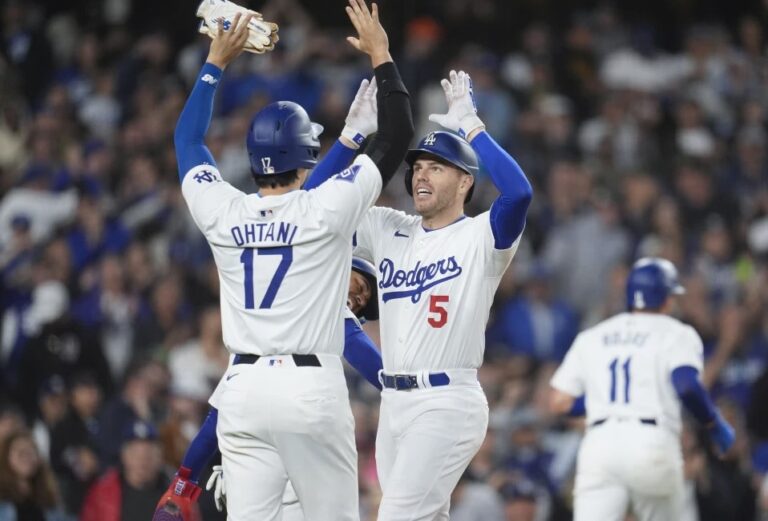 Grand slam de Freeman y sólida salida de Yamamoto impulsan a Dodgers a vencer 6-4 a Diamondbacks