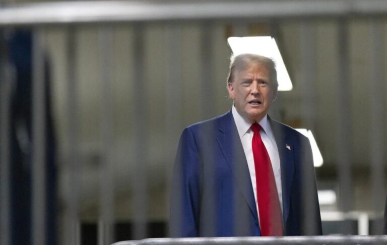 Fiscales piden más sanciones a Trump por comentarios sobre juicio