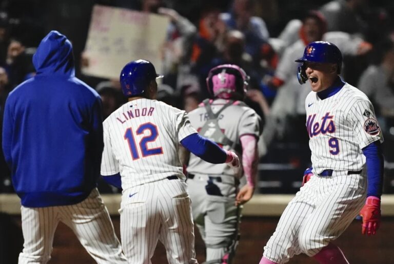 Nimmo supera lesión, entra y pega jonrón de 2 carreras para el triunfo de los Mets 4-3 ante Bravos
