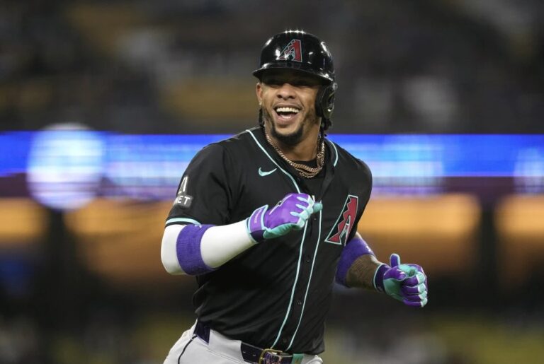 Diamondbacks blanquean 6-0 a Dodgers, con jonrones de Walker y Marte