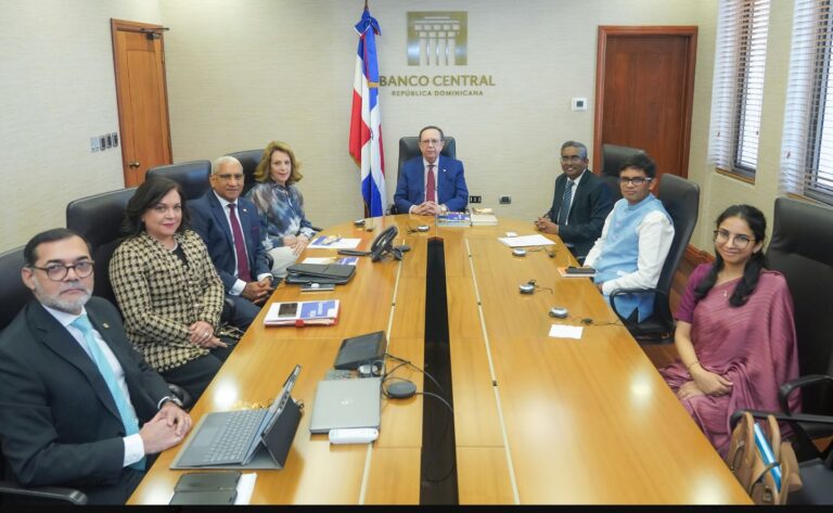 Embajador de la India visita al gobernador del Banco Central