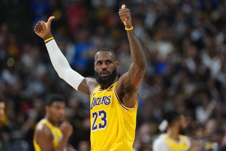 LeBron extiende su récord de inclusiones en equipo ideal de la NBA