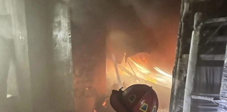 Reportan gran incendio en Villa Consuelo