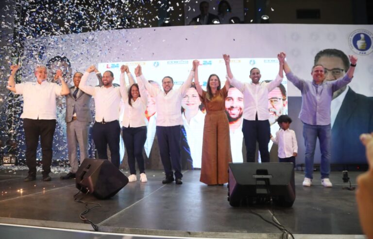 Jean Luis Rodríguez realiza multitudinario acto en apoyo a Guillermo Moreno