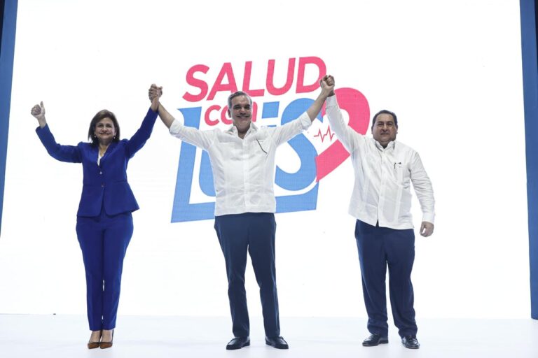 Candidato presidencial PRM recibe apoyo Movimiento Salud con Luis