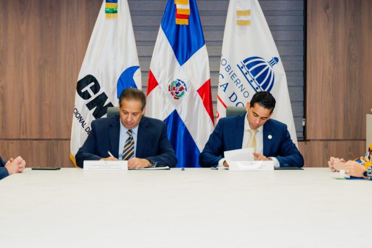 Salud Pública CNSS firman acuerdo para mejorar servicios de evaluación del grado de discapacidad